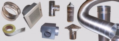 Acessórios metálicos de ventilação e exaustão com spray e fita adesiva sobre fundo branco