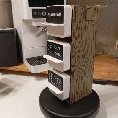 Organizador giratório de cápsulas de café com etiquetas NESPRESSO, CAFÉ MOIDO e NESCAFÉ Dolce Gusto