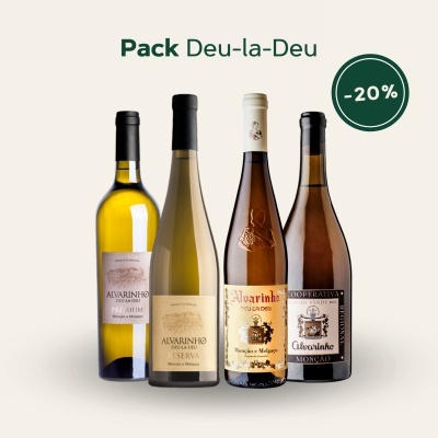 Pack de quatro garrafas de vinho Alvarinho com etiqueta e desconto de 20%.