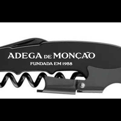 Saca-rolhas preto com texto branco ADEGA DE MONÇÃO