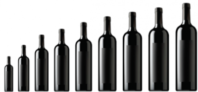 Oito garrafas de vidro preto alinhadas por tamanho