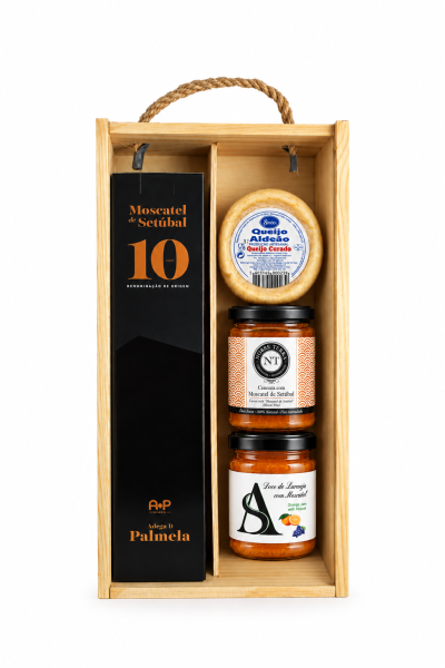 Conjunto de presente em caixa de madeira com vinho, queijo e compotas