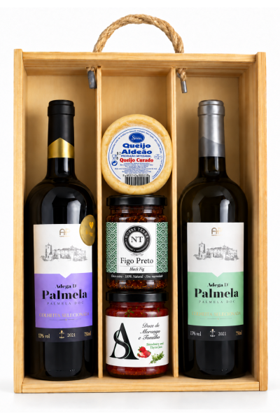Caixa de madeira com duas garrafas de vinho, queijo curado e frascos de compotas