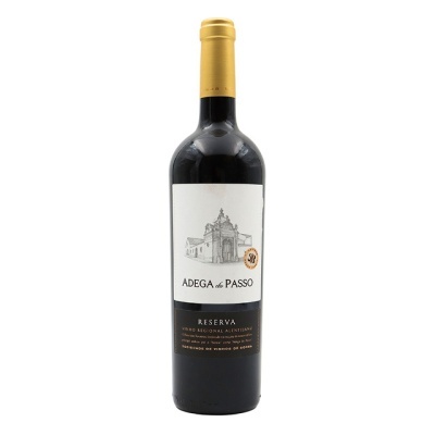Garrafa de vinho tinto Adega do Passo Reserva com rótulo branco e preto