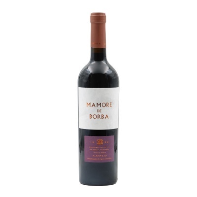 Garrafa de vinho tinto Mamoré de Borba com rótulos branco e roxo