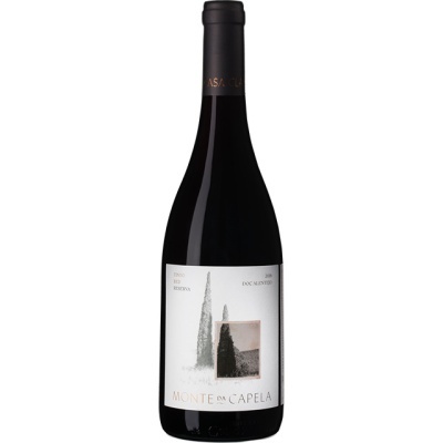 Garrafa de vinho tinto Monte da Capela com rótulo branco e imagem de árvores