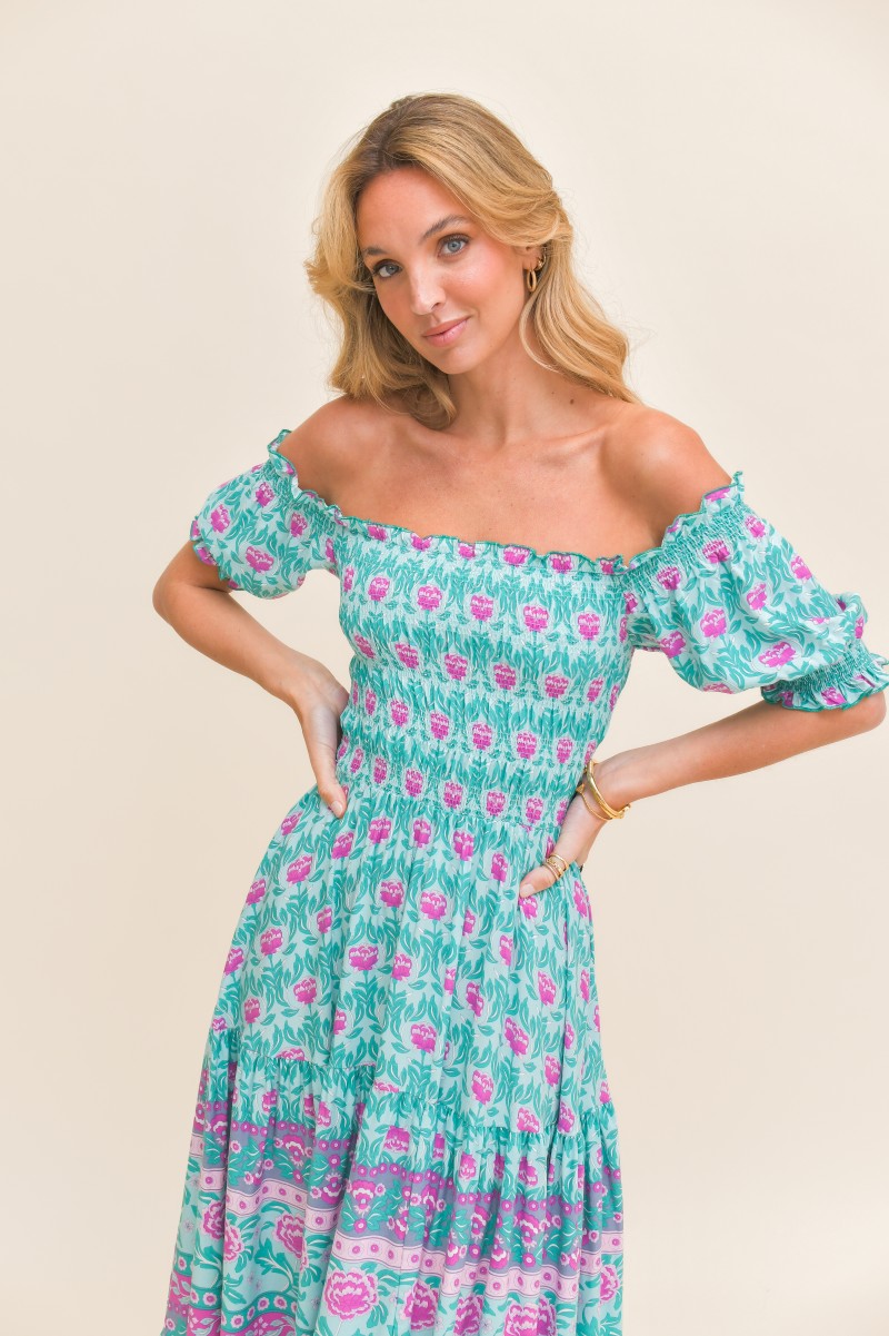 VESTIDO BOREAL COMPRIDO Vestido comprido floral com decote ombro a ombro e mangas bufantes