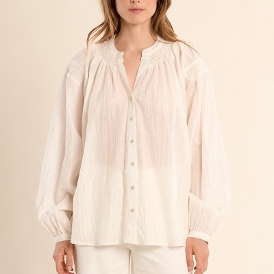 Blusa branca feminina com botões e punhos elásticos