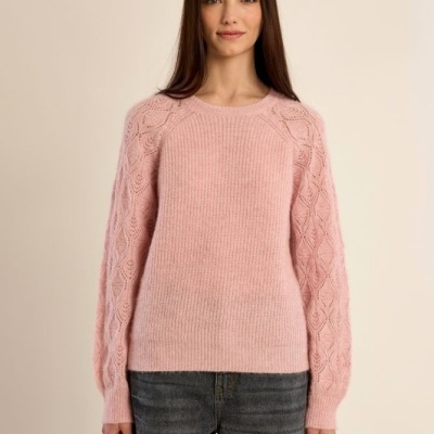 Camisola rosa de malha com mangas compridas e padrão aberto