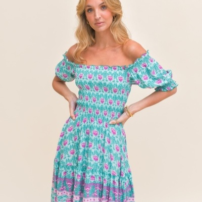 Vestido floral longo decote ombro a ombro com mangas curtas franzidas