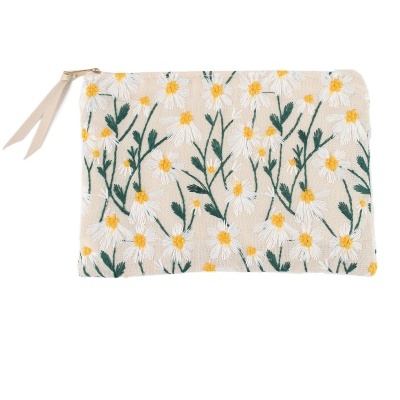 Necessaire tecido bege com bordado de margaridas e fecho de correr