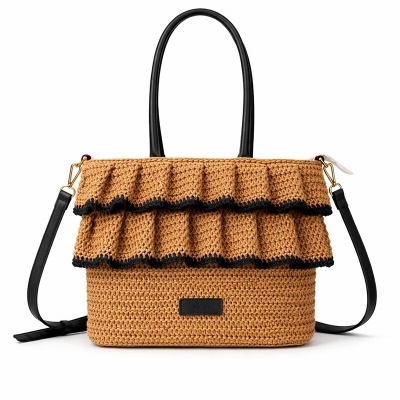 Mala feminina de tecido crochet castanho com babados e alças pretas.