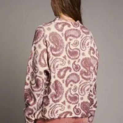 Camisola de malha felpuda com padrão paisley castanho e creme vista de costas