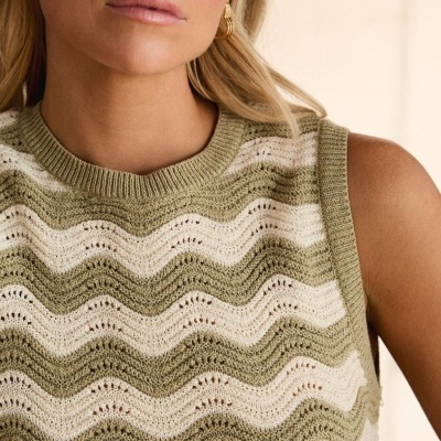 Camisola de malha ondulada verde e branca sem mangas