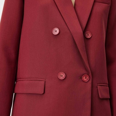Casaco blusão vermelho borgonha com botões e bolsos