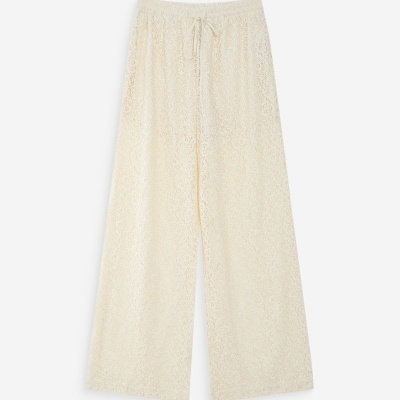 Calças compridas de renda creme com padrão floral e cintura elástica com cordão