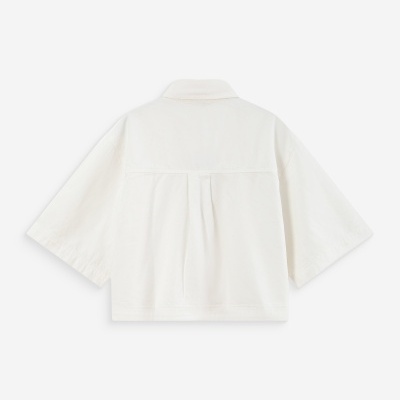 Casaco branco de mangas 3/4 com pregas nas costas