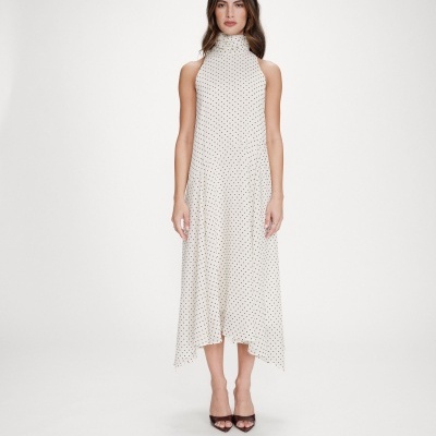 Vestido feminino branco com pontos pretos, gola alta e sem mangas