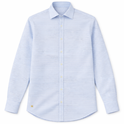 Camisa de manga comprida riscada azul claro e branco com gola clássica e botões claros