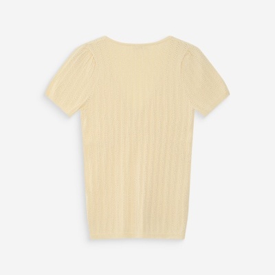 Camisola bege de malha com mangas curtas e decote redondo