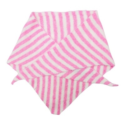 Cachecol triangular às riscas rosa e branco de tecido felpudo