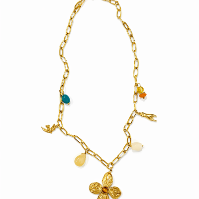 Colar dourado com pendentes coloridos e flor