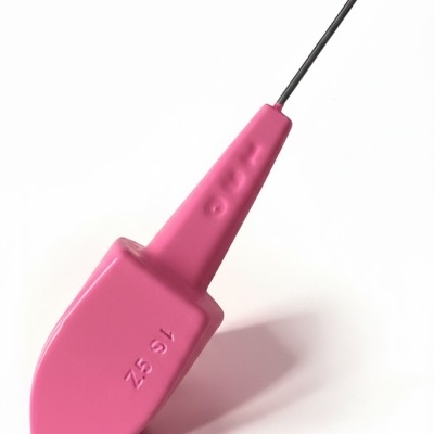 Espátula cor-de-rosa com cabo ergonómico e ponta fina metálica