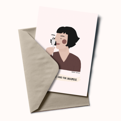 Postal ilustrado com mulher e rapazinho, envelope castanho aberto