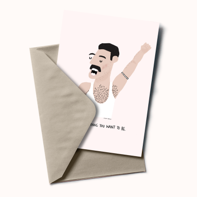 Cartão ilustrado com homem de bigode e camisola branca, envelope cinzento.