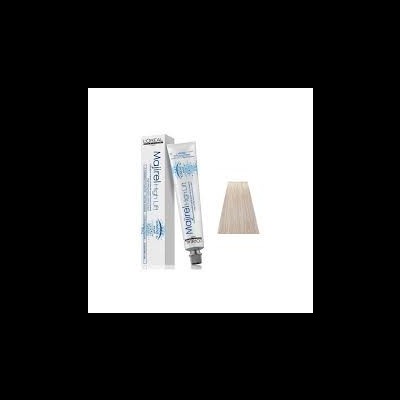 Tubo e caixa de tinta de cabelo L'Oréal Majirel High Lift com amostra de cor loiro platinado