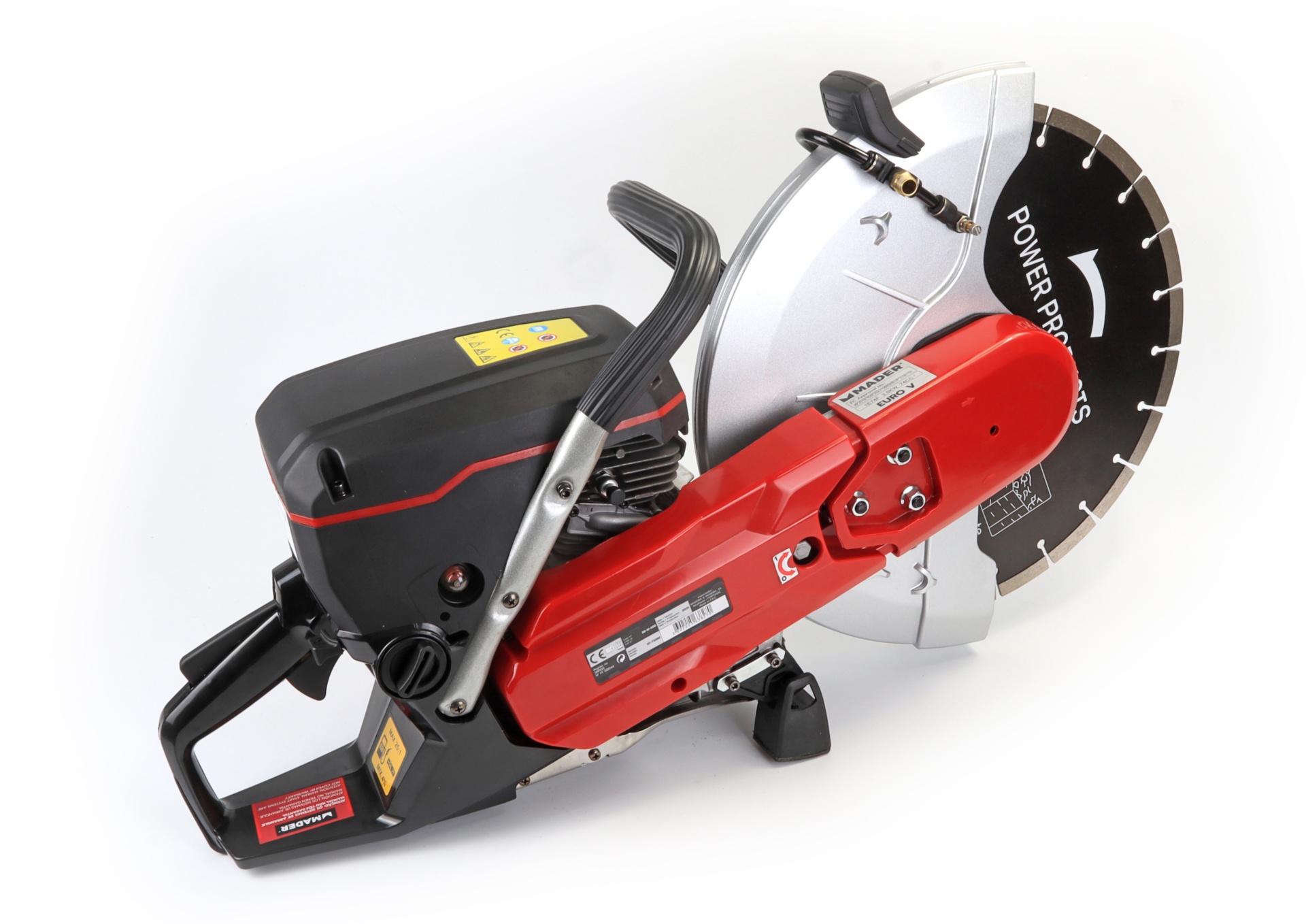 Serra de corte preta e vermelha com lâmina circular preta prateada, etiquetas e selos visíveis