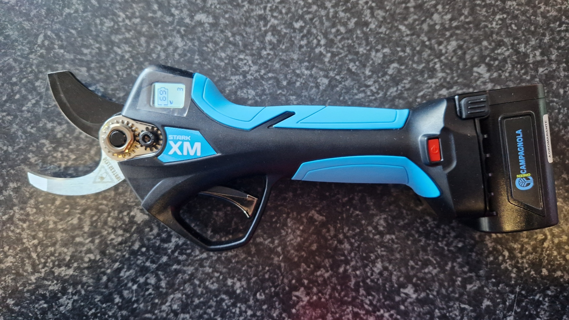 Tesoura CAMPAGNOLA STARK XM Tesoura elétrica preta e azul com visor digital e lâmina metálica