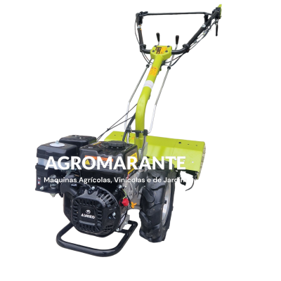 Motoazada agrícola verde e preta com motor e rodas, em fundo branco, com texto AGROMARANTE