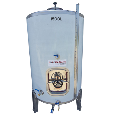 Tanque de aço inoxidável prateado com 1500L de capacidade e torneiras azuis