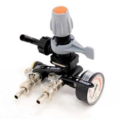 Válvula de controlo industrial preta com manómetro e botões de ajuste