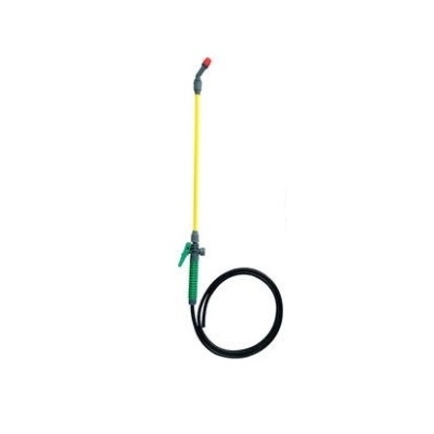 Mangueira com lança de pulverização amarela, pistola verde e mangueira preta