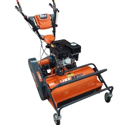 Máquina motorizada agrícola laranja e preta com motor e rodas pequenas