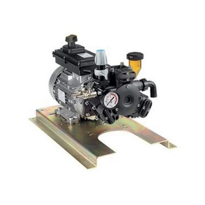 Bomba de água industrial em metal com manómetro e componentes a preto e amarelo