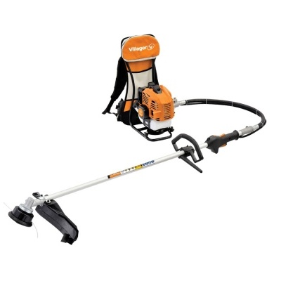 Roçadora laranja com motor a gasolina e alça mochila