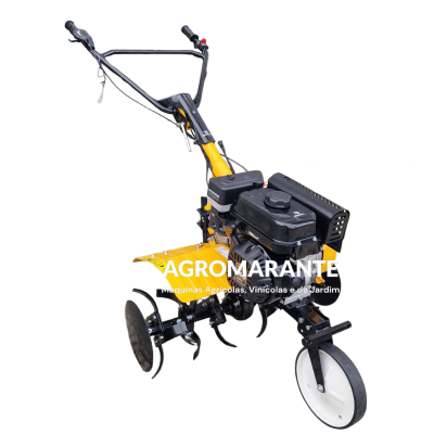 Motocultivador agrícola preto e amarelo com texto AGROMARANTE sobre fundo branco
