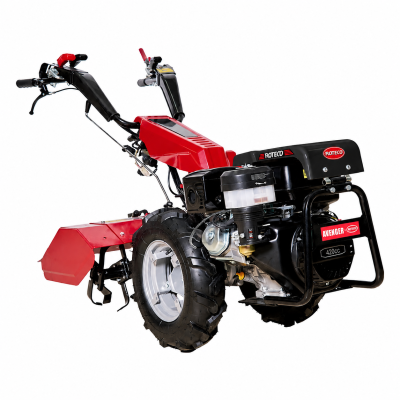 Motoenxada vermelha e preta com motor preto, pneus grandes e etiquetas ROTECO AVENGER 420CC