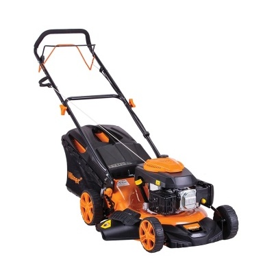 Corta-relva a gasolina preto e laranja com saco coletor 'WILCAR'.