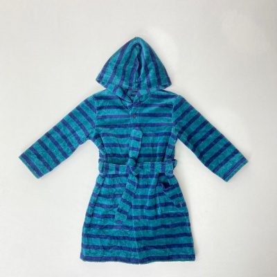 Robe de banho azul turquesa com riscas azuis escuras e capuz para criança