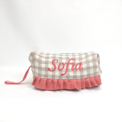 Estojo xadrez bege e branco com folho rosa e nome bordado Sofia