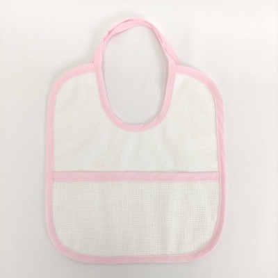 Babete branco com contorno cor-de-rosa e texturas diferentes