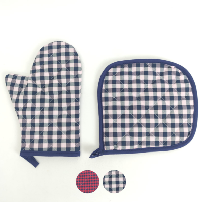 Luva e pega de forno com padrão xadrez azul e branco
