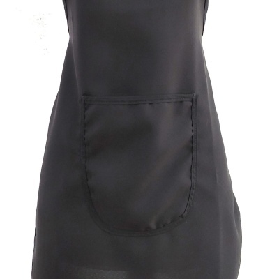 Avental preto com bolso frontal sobre fundo branco