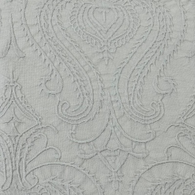Tecido cinzento claro com bordado floral em relevo