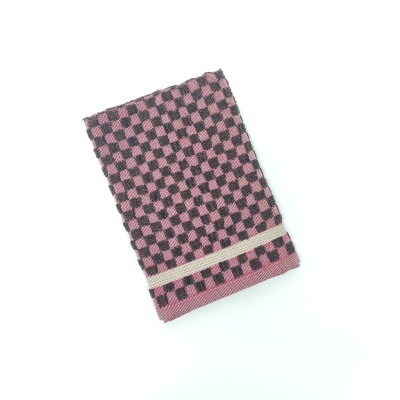 Toalha de tecido xadrez preto e rosa com faixa bege