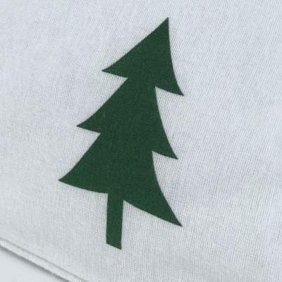 Tecido branco com impressão azul de árvore de Natal